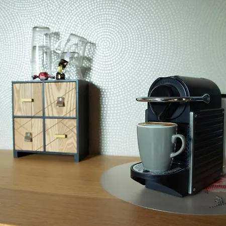 't Inj Oda ve Kahvaltı Horn